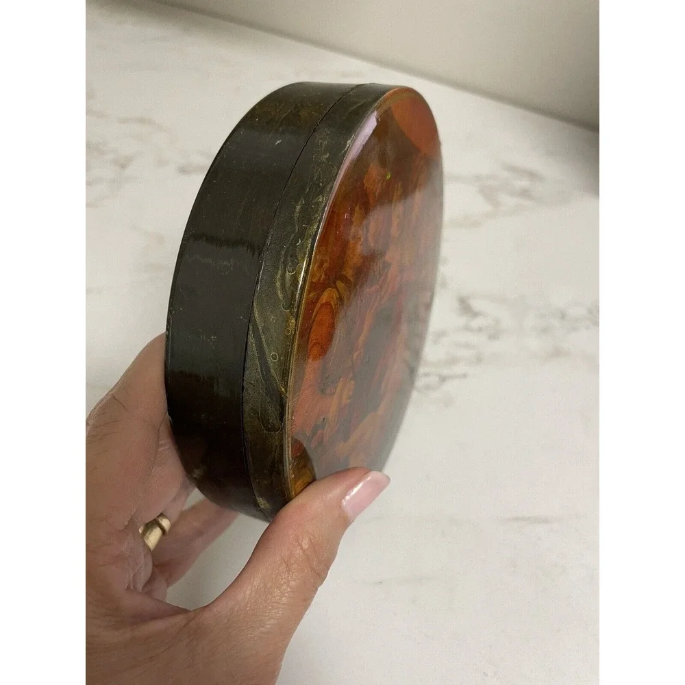 Madonna Mother Mary Round Lidded Lacquer Trinket‎ Dresser Box